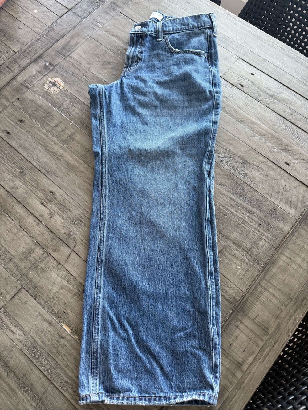 Hollister Low Rise Baggy Jean, size medium short. - Picture 2 of 8